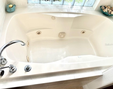24312 Westgate Boulevard - Photo Thumbnail 30