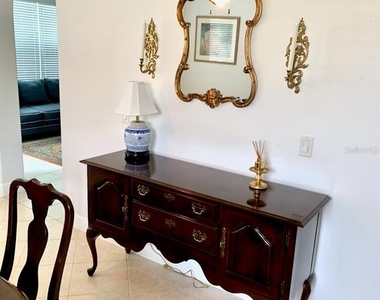 24312 Westgate Boulevard - Photo Thumbnail 16