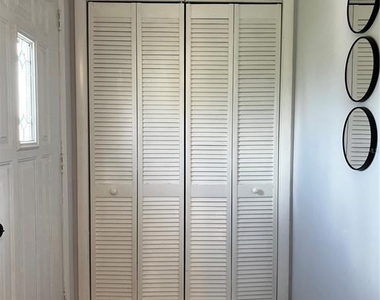 8186 Agress Avenue - Photo Thumbnail 11