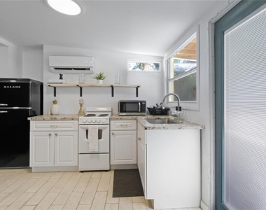 2826 Marlette Street - Photo Thumbnail 12