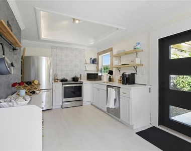 2826 Marlette Street - Photo Thumbnail 3