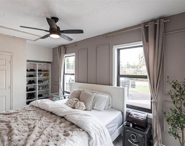2826 Marlette Street - Photo Thumbnail 8