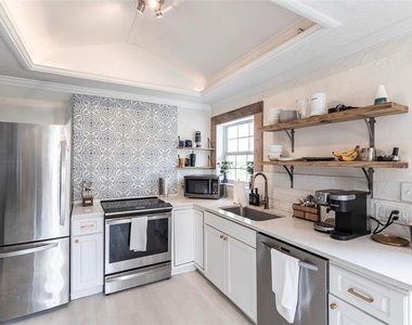 2826 Marlette Street - Photo Thumbnail 11