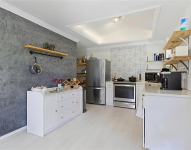 2826 Marlette Street - Photo Thumbnail 4