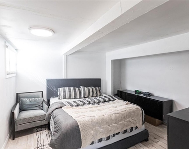 2826 Marlette Street - Photo Thumbnail 13