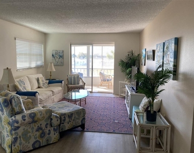 304 47th Avenue Drive W - Photo Thumbnail 5