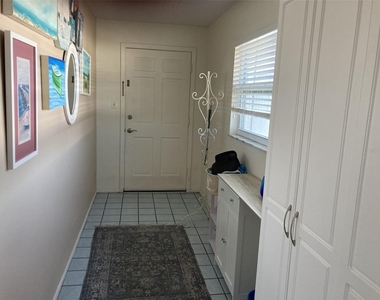 304 47th Avenue Drive W - Photo Thumbnail 1