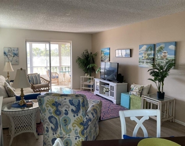 304 47th Avenue Drive W - Photo Thumbnail 4