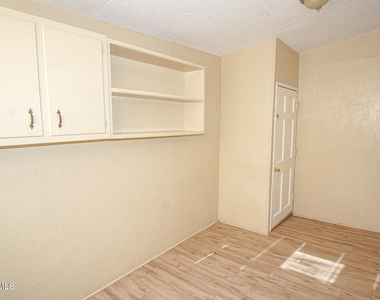 1419 Wyoming Avenue - Photo Thumbnail 13