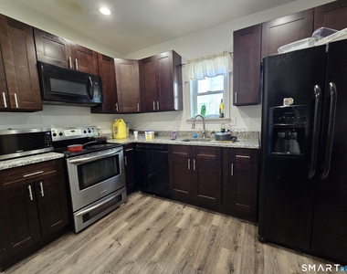 102 Hanover Street - Photo Thumbnail 5