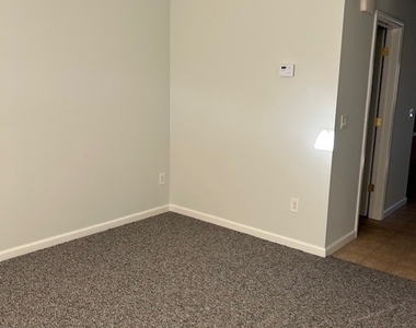 227 Howe Avenue - Photo Thumbnail 8