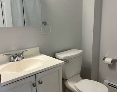 227 Howe Avenue - Photo Thumbnail 5