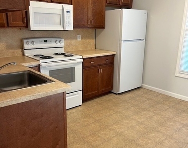 227 Howe Avenue - Photo Thumbnail 1