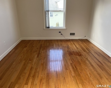 41 Elmcroft Road - Photo Thumbnail 14