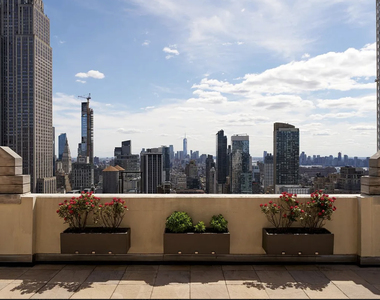 5th Avenue - Photo Thumbnail 4