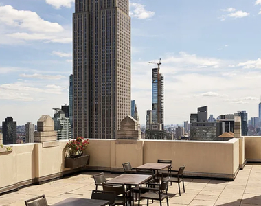 5th Avenue - Photo Thumbnail 6