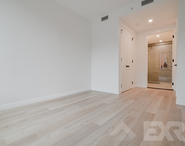 957 Atlantic Avenue - Photo Thumbnail 6