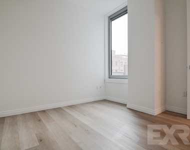 957 Atlantic Avenue - Photo Thumbnail 5