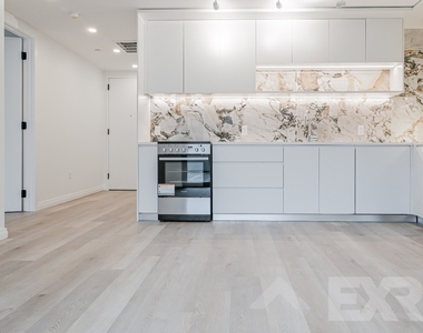 957 Atlantic Avenue - Photo Thumbnail 2