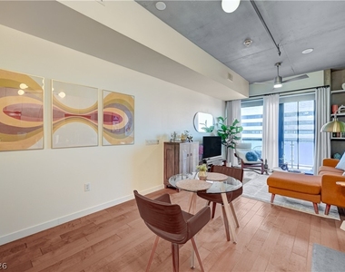 353 E Bonneville Avenue - Photo Thumbnail 1