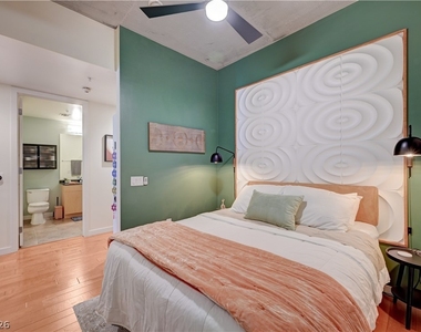 353 E Bonneville Avenue - Photo Thumbnail 15