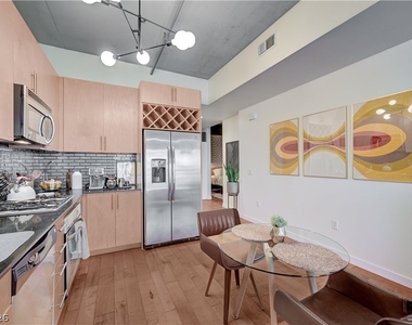 353 E Bonneville Avenue - Photo Thumbnail 2