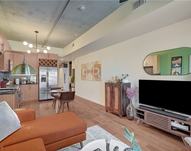 353 E Bonneville Avenue - Photo Thumbnail 7