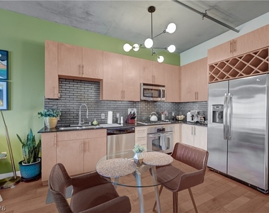 353 E Bonneville Avenue - Photo Thumbnail 3