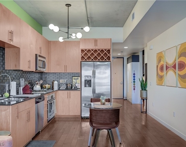 353 E Bonneville Avenue - Photo Thumbnail 8