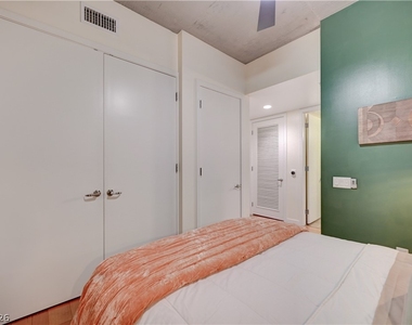 353 E Bonneville Avenue - Photo Thumbnail 16