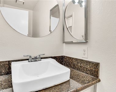 5321 Tamanar Drive - Photo Thumbnail 14