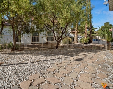 5321 Tamanar Drive - Photo Thumbnail 8