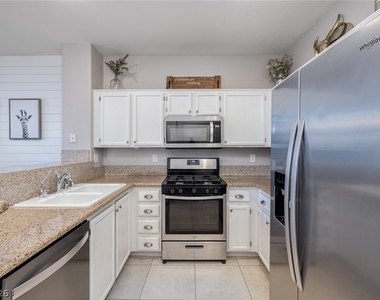 3975 Palm Beach Street - Photo Thumbnail 12