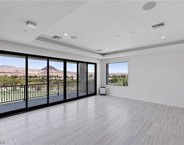 22 Via Siena Place - Photo Thumbnail 6