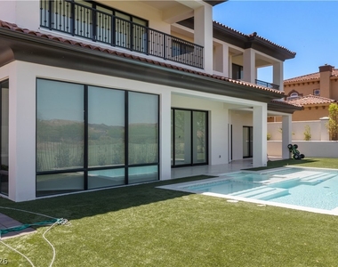 22 Via Siena Place - Photo Thumbnail 7