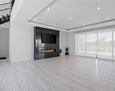 22 Via Siena Place - Photo Thumbnail 5