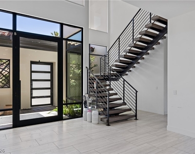 22 Via Siena Place - Photo Thumbnail 2
