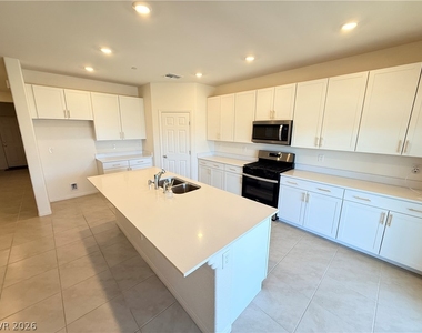 10854 Gentle Crest Avenue - Photo Thumbnail 19