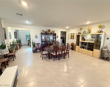 10854 Gentle Crest Avenue - Photo Thumbnail 4