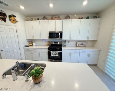 10854 Gentle Crest Avenue - Photo Thumbnail 11