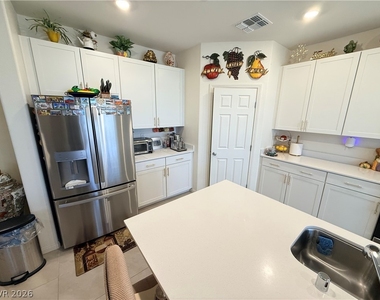10854 Gentle Crest Avenue - Photo Thumbnail 10