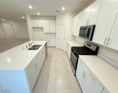 10854 Gentle Crest Avenue - Photo Thumbnail 20