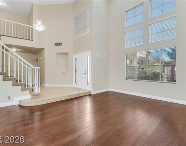 7 Crown Valley Drive - Photo Thumbnail 4
