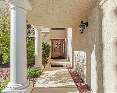 7 Crown Valley Drive - Photo Thumbnail 3