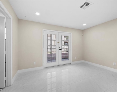 3382 Montessouri Street - Photo Thumbnail 17