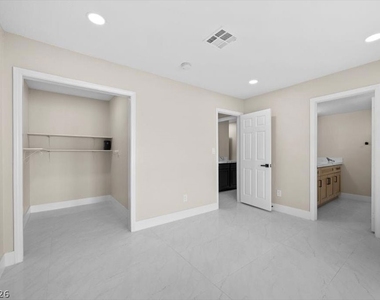 3382 Montessouri Street - Photo Thumbnail 18