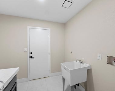 3382 Montessouri Street - Photo Thumbnail 21