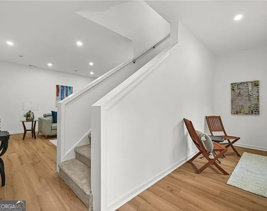 3925 Pine Shore Circle - Photo Thumbnail 10