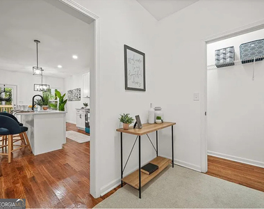 3925 Pine Shore Circle - Photo Thumbnail 5