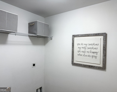 3925 Pine Shore Circle - Photo Thumbnail 17